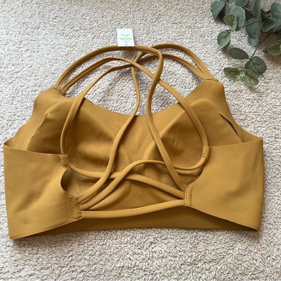 Aerie, steapy sport bra, size large - Picture 9 of 9